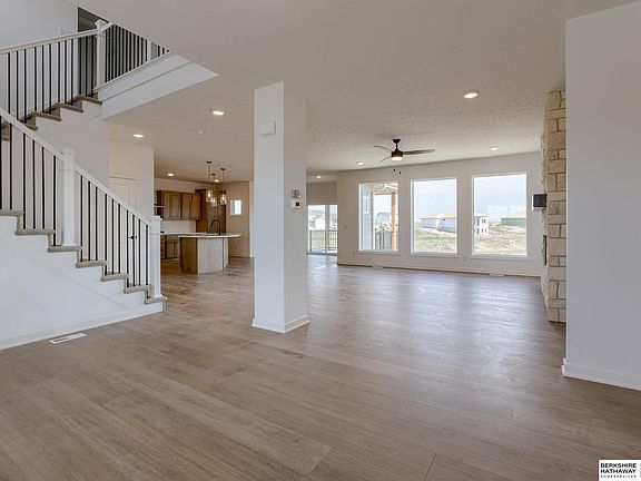 4th image of 20634 Kansas Ave