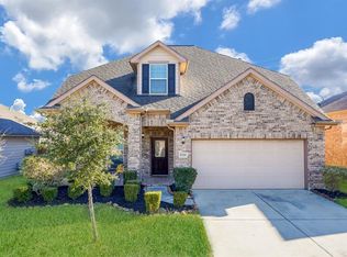 6726 Hunters Way Ln, Baytown, TX 77521