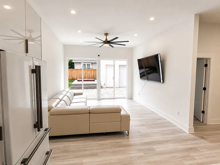 1180 Holly St NW — Photo 5