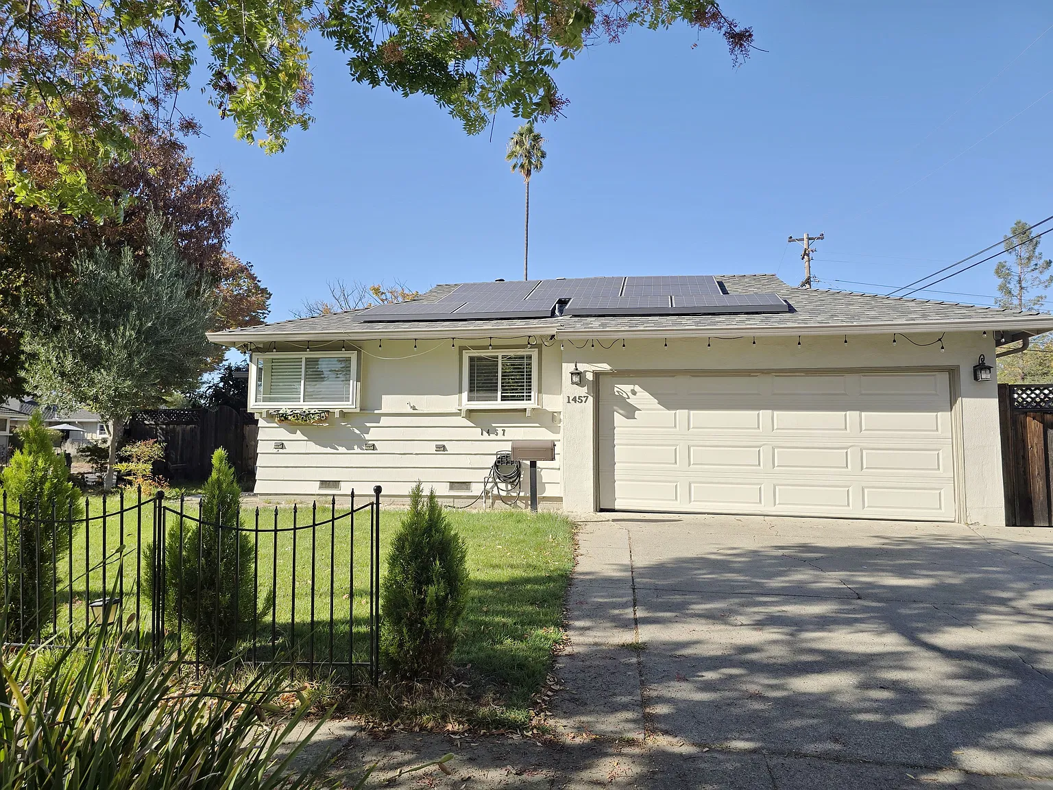 3 bed, 1300 sqft, $4,850 — Photo 1