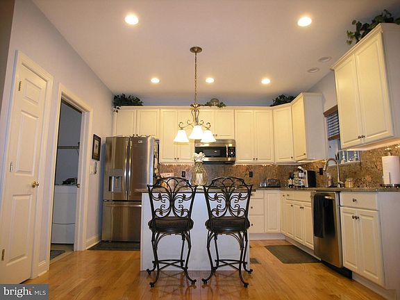 4th image of 118 Casey Ln