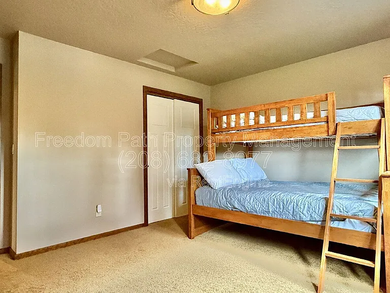 406 Lundblad Pl — Photo 28