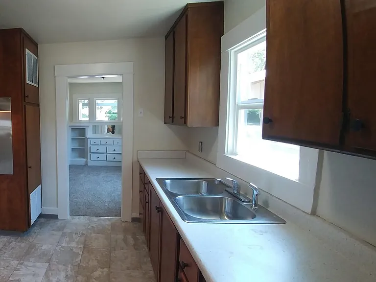 239 Bodem St — Photo 4