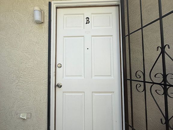 3rd image of 421 E Cedar Ave #B