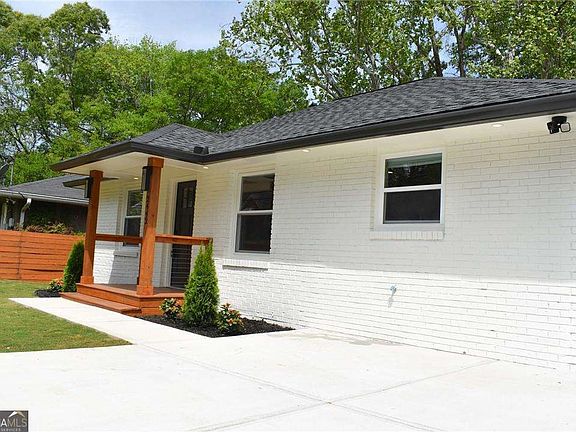 3rd image of 2442 Lynn Iris Dr