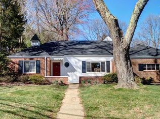 3900 Rose Ln, Annandale, VA 22003
