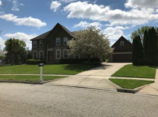 3371 Heritage Oaks Dr, Hilliard, OH 43026