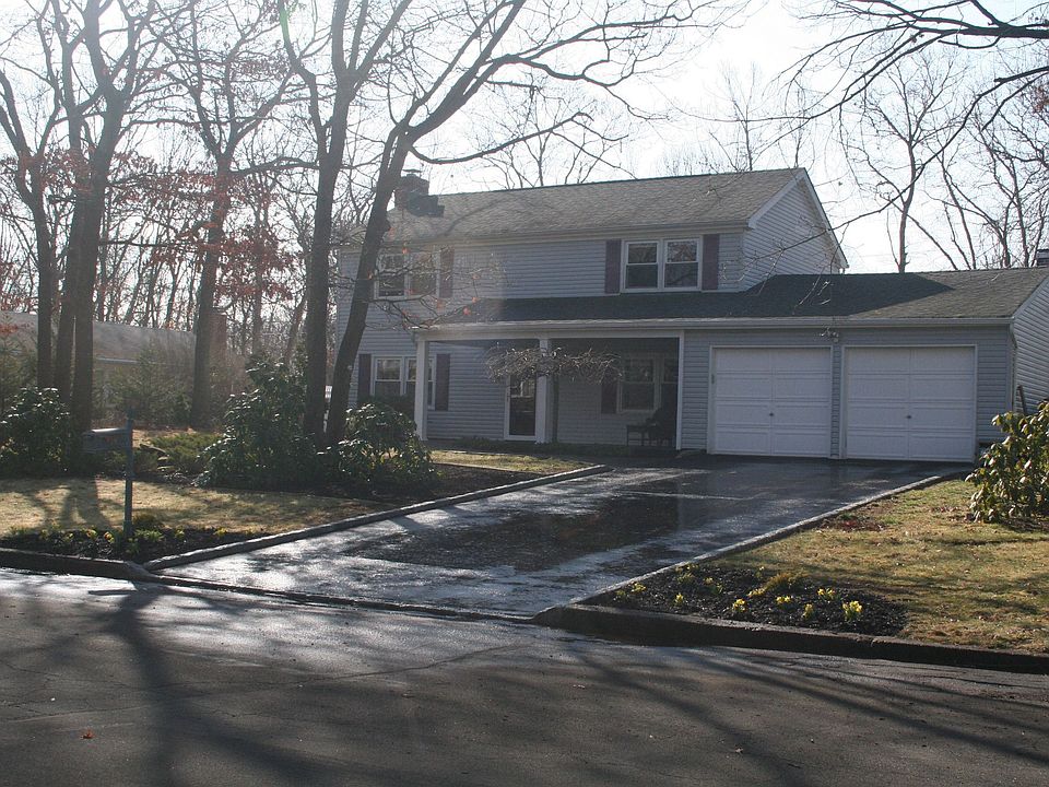 1st image of 14 Blueberry Ln