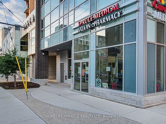4th image of 318 Spruce St #2008