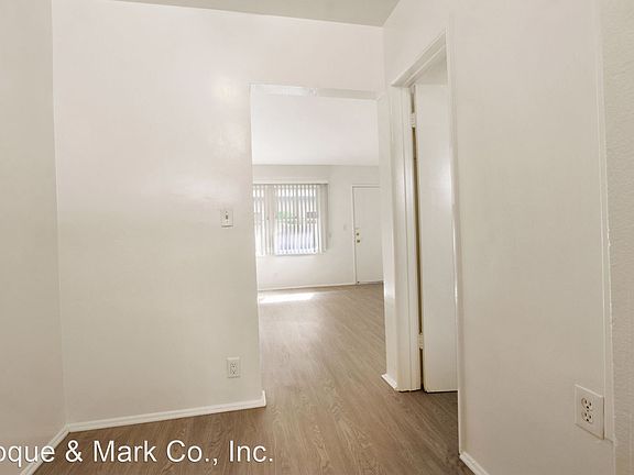 5th image of 10906 Santa Monica Blvd #2A