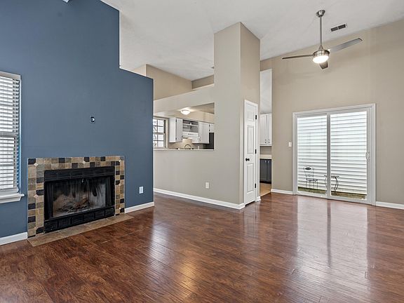 5th image of 440 Chelsea Woods Dr