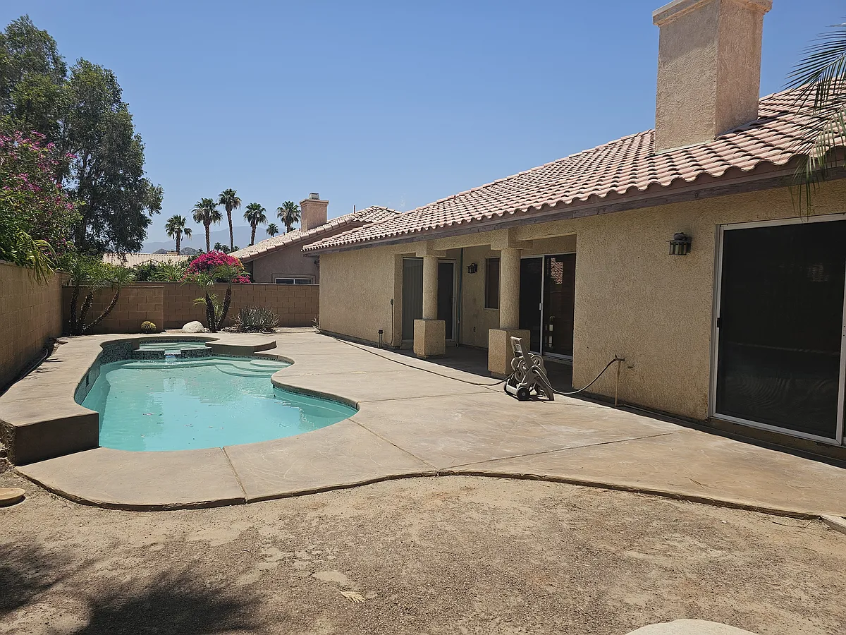 Building Photo - 43930 Milan Ct
