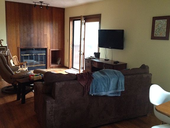 4th image of 227 Woodridge St