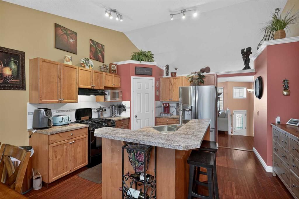 Apartment in Chestermere - View 2