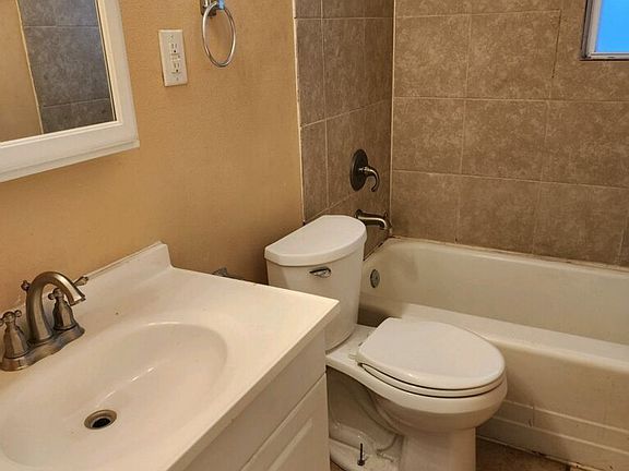 5th image of 1903 Poage Ave