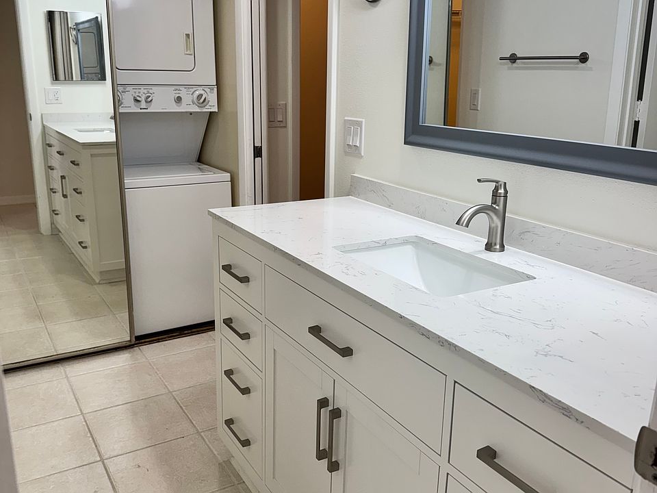 Washer/Dryer in-unit!