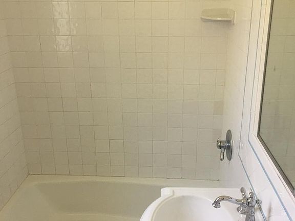 5th image of 118 W 38th St #A