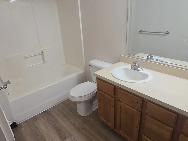 115 West st — Photo 10