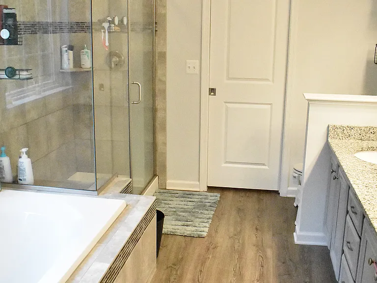 526 Monticello Cir — Photo 31