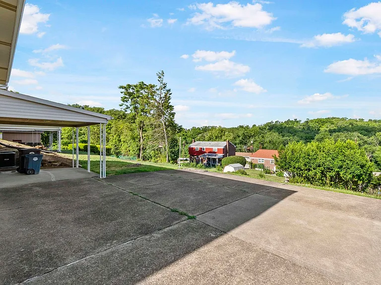 115 Green Glen Dr — Photo 4
