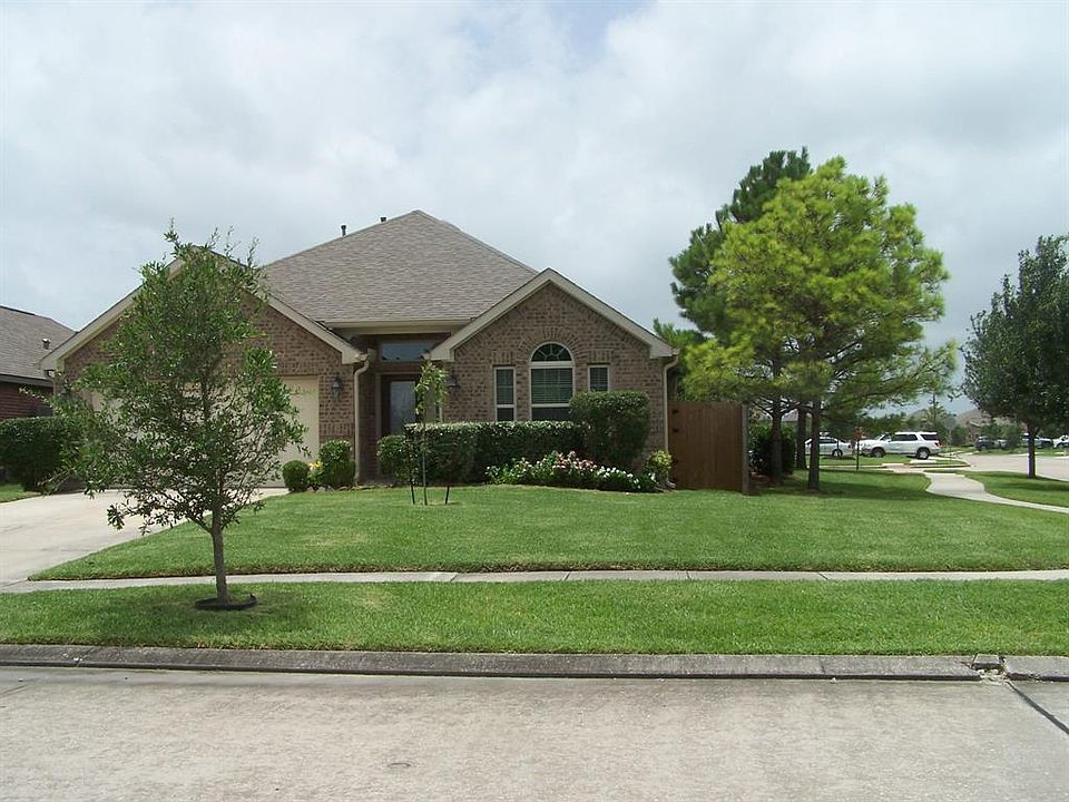1st image of 626 Hollingsworth Ln