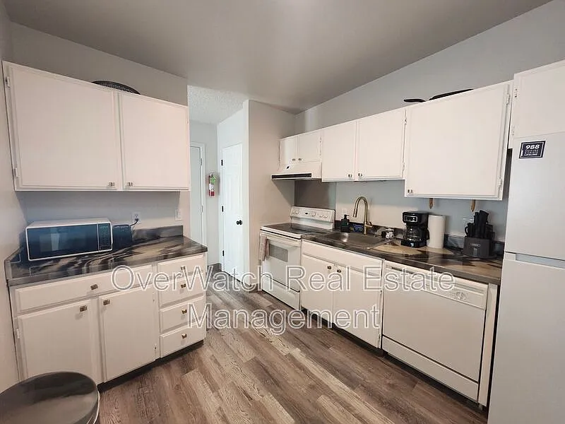 1 bed, 1.0 bath, 600 sqft, $1,700 — Photo 2