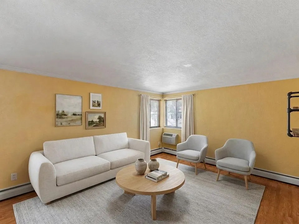 3120 Hennepin Ave #205