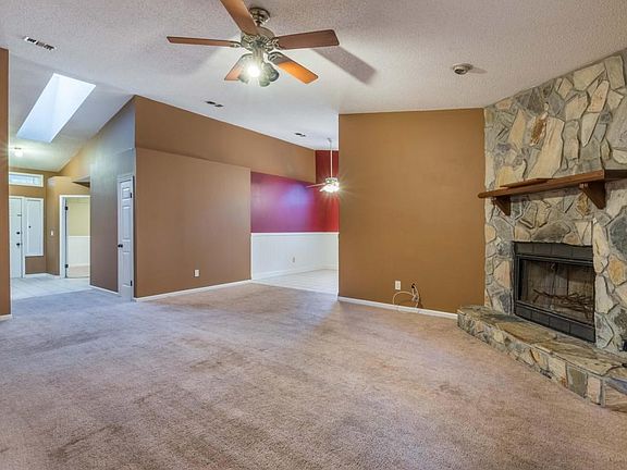 13927 Sugar Pine Ct-5