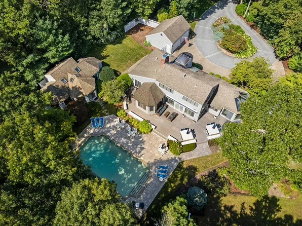 134 Paddock Circle, Mashpee, MA 02649