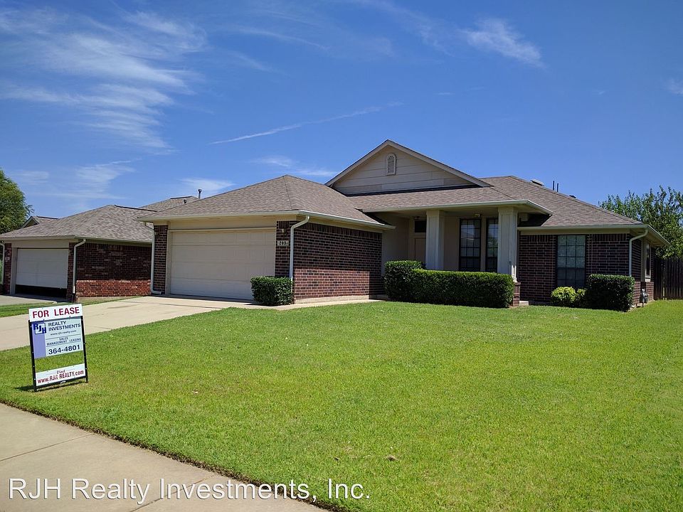 1st image of 209 Great Oaks Dr
