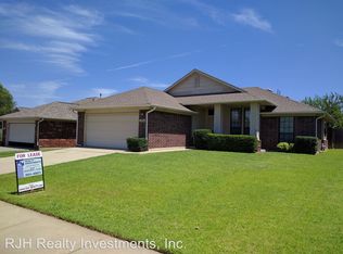 209 Great Oaks Dr, Norman, OK 73071