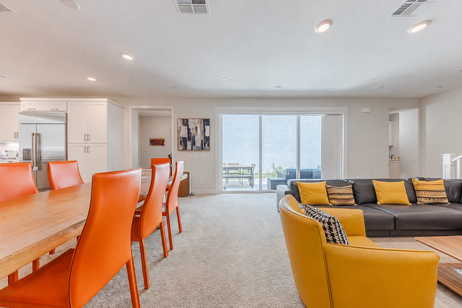 3 bed, 2.5 bath, 2452 sqft, $9,900 — Photo 1