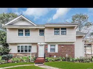 2 Fordham Ave #1, Hicksville, NY 11801