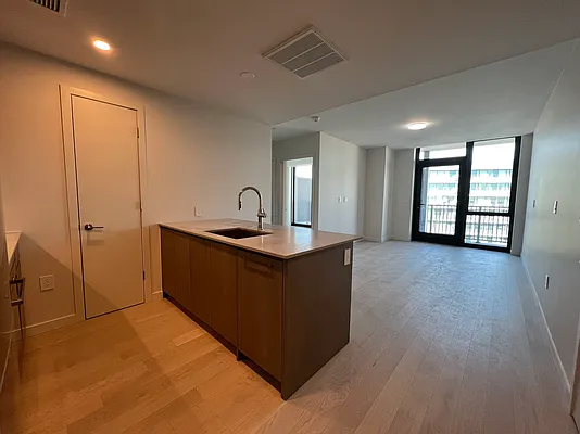 Rented by E Realty International Corp | media 3