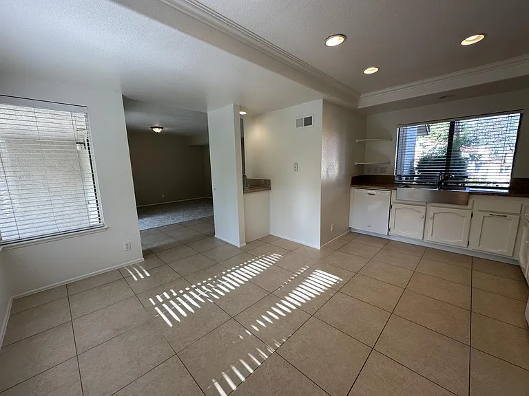26626 Guadiana — Photo 13