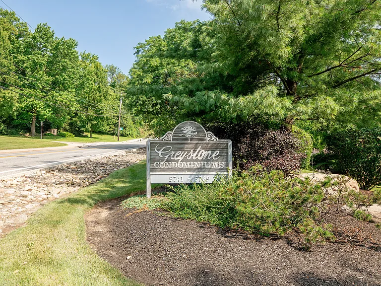 5751 Som Center Rd — Photo 31