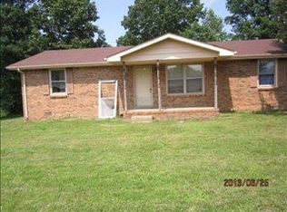 986 Pack Rd, White Bluff, TN 37187