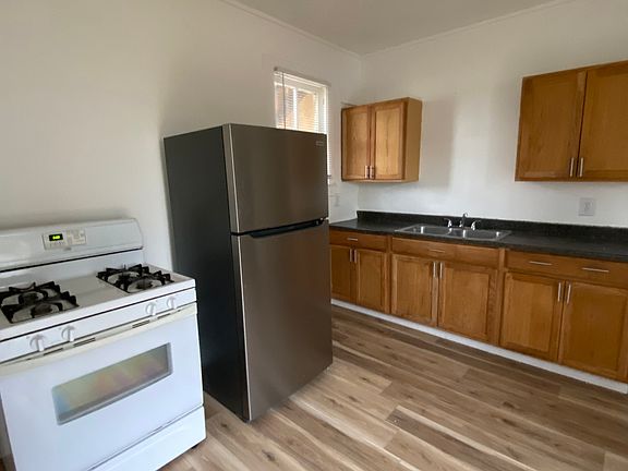 3rd image of 3106 Tyler Ave