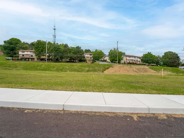 8 Dolce Vita Dr, Morgantown, WV 26505