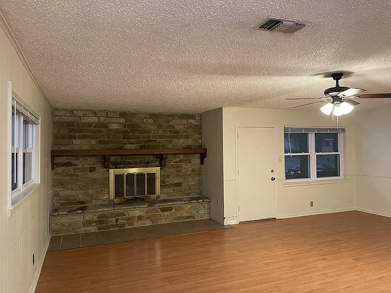 3323 Cherry St — Photo 6