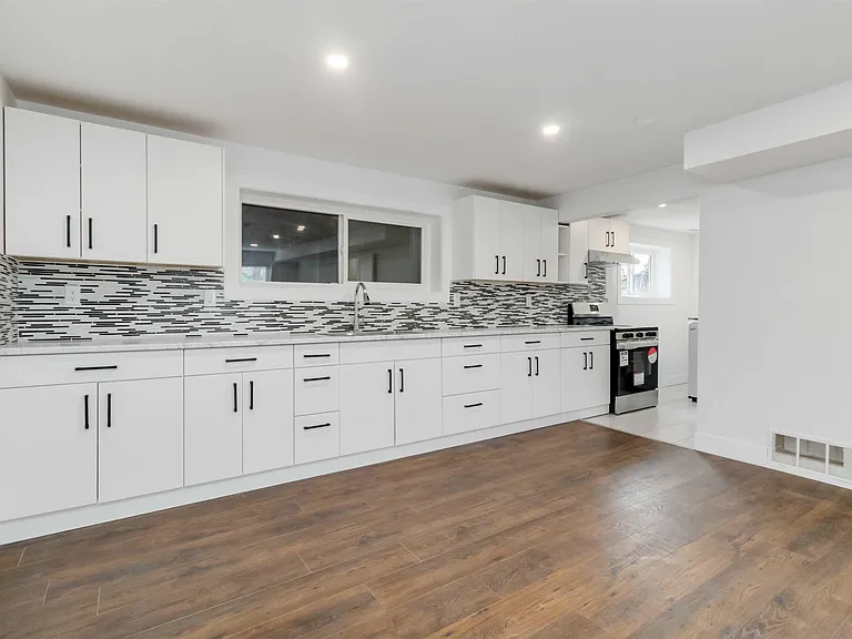 46190 Larch Ave — Photo 12