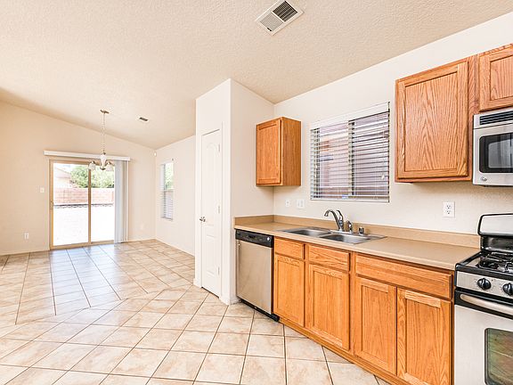5th image of 2844 Violeta Cir SE