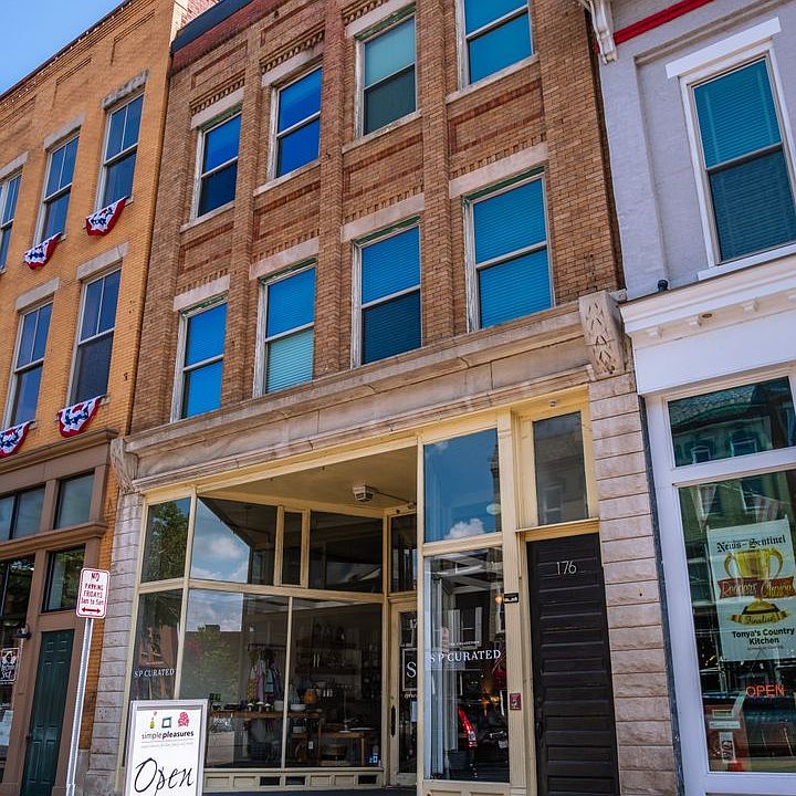 1st image of 176 Front St #3B