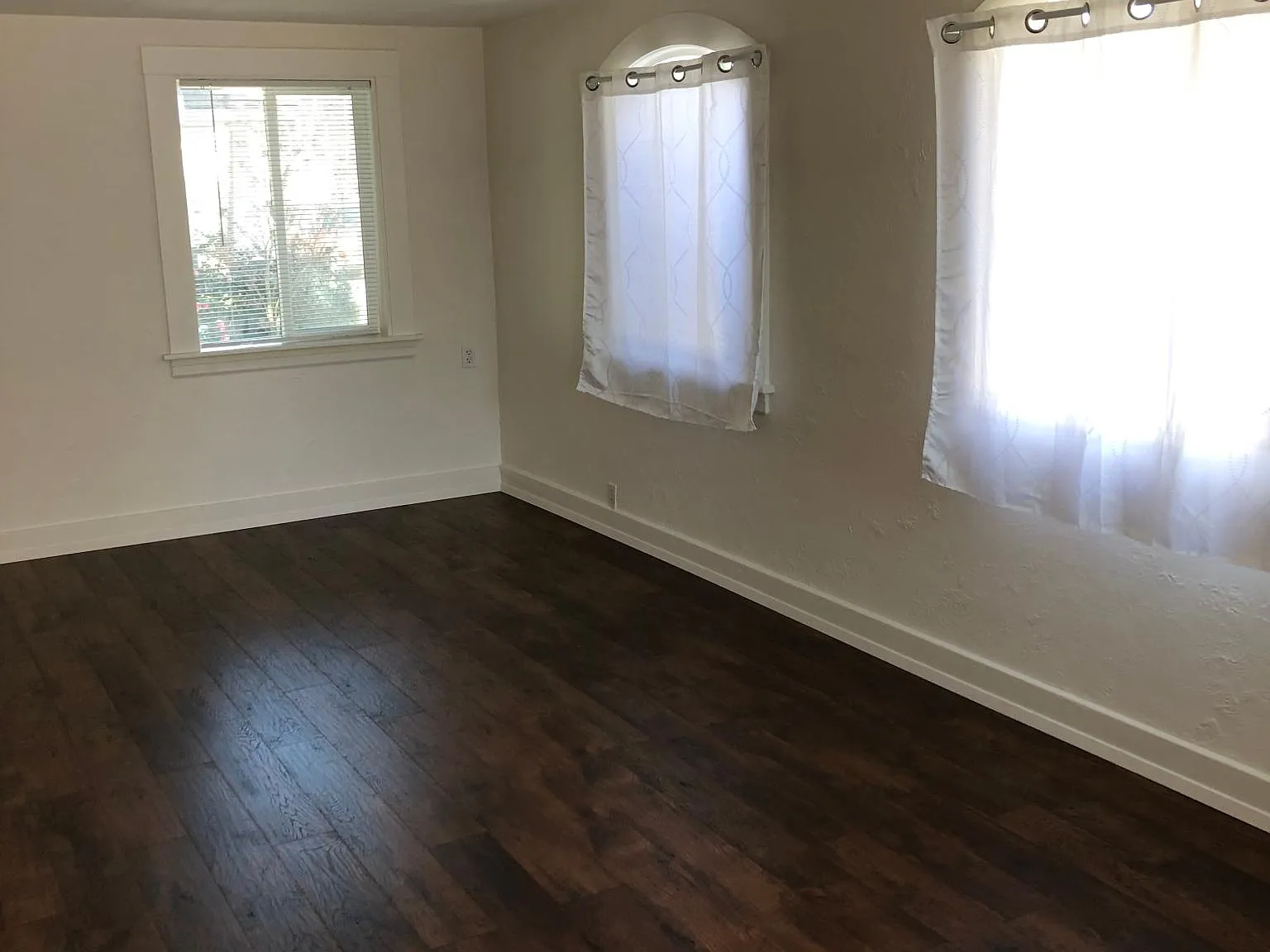 1245 Snow St — Photo 2