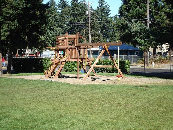 5th image of 10615 16th Avenue Ct S APT 1