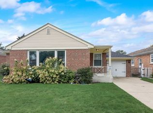 8430 Latrobe Ave, Skokie, IL 60077