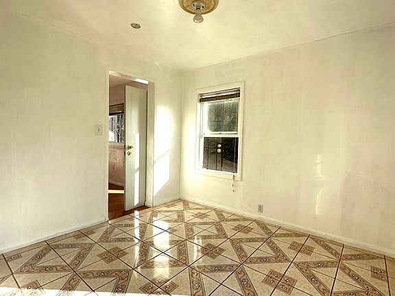 5th image of 459 Clifton St #457