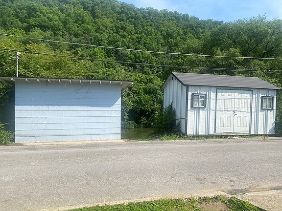 3rd image of 188 Riverview Dr