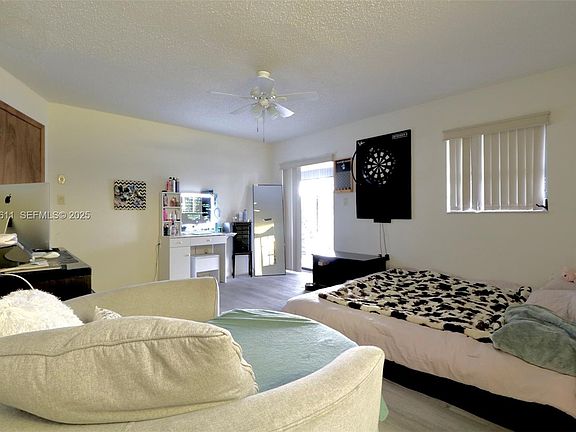 5th image of 1160 Tyrone St