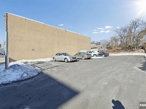 3rd image of 104-108 Harrison Ave
